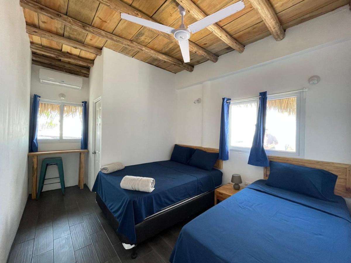 Black Sand Beachhouse Monterrico Buitenkant foto