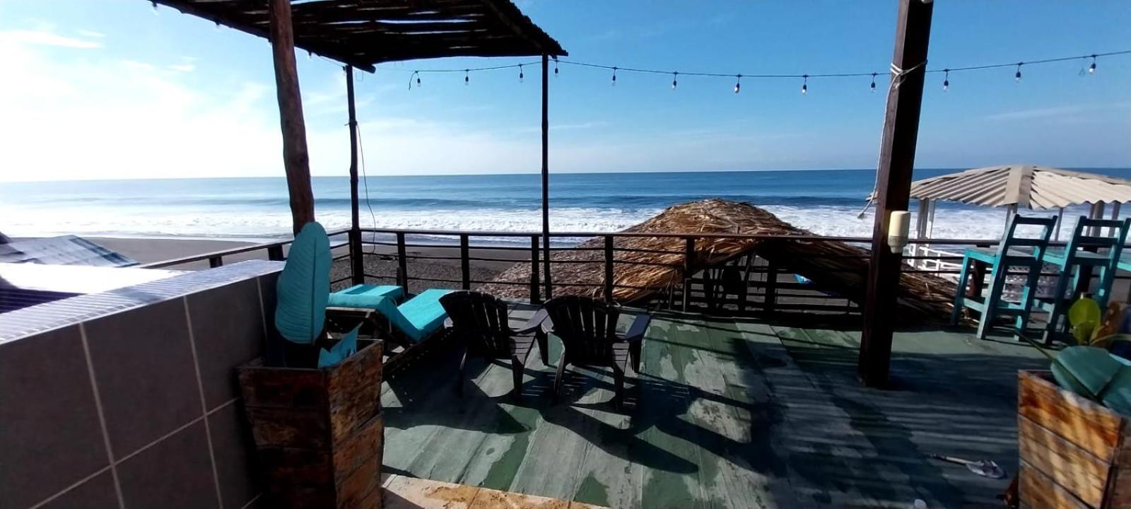 Black Sand Beachhouse Monterrico Buitenkant foto