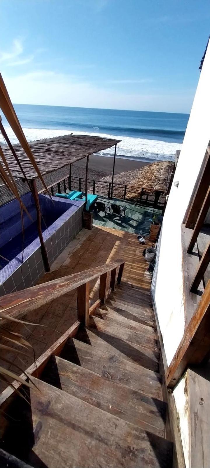 Black Sand Beachhouse Monterrico Buitenkant foto