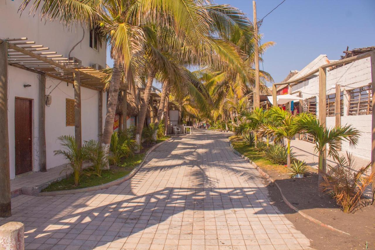 Black Sand Beachhouse Monterrico Buitenkant foto